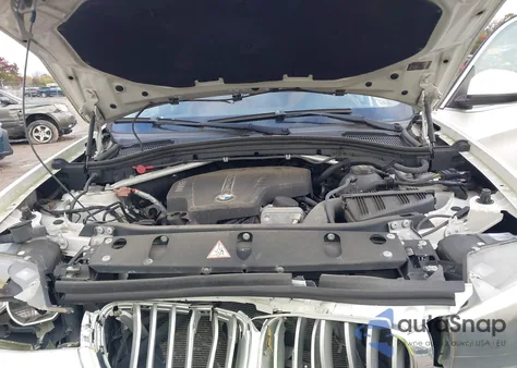 2016 BMW X3 xDrive28I z USA, uszkodzony, nr VIN 5UXWX9C53G0D71635